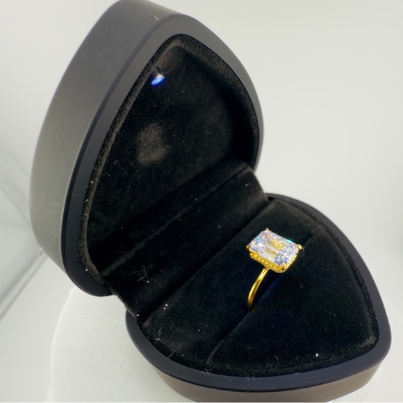 Tanzanite CZ Emerald Cut 4 Karat Solitare Ring .925 Siver Size 7 NEW - Picture 6 of 17